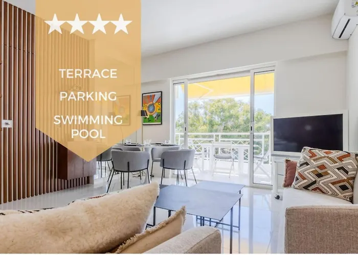 Upscale 2-Br Apartment Swimming Pool Sea View